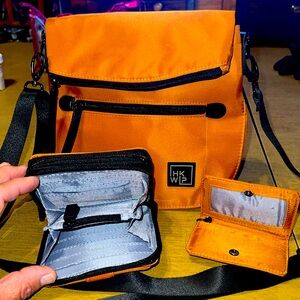 The founder saddle crossbody warm Carmel crossbody purse never used